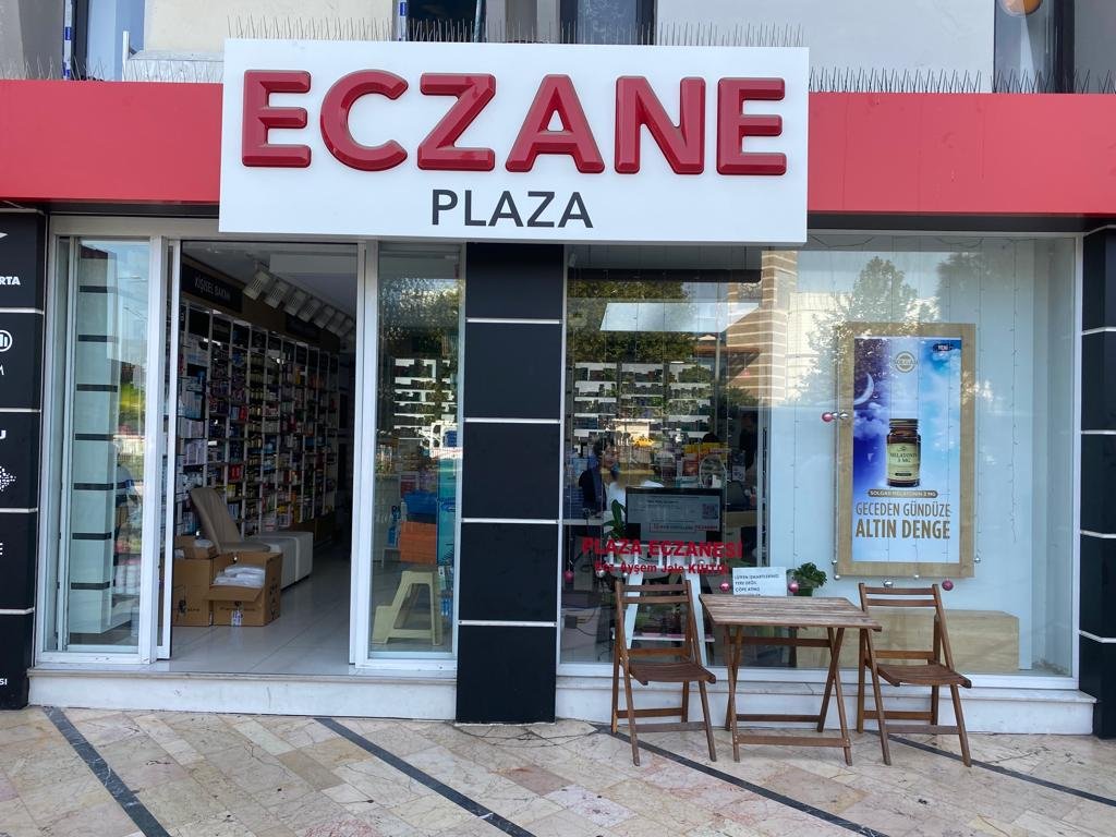 Plaza Eczanesi