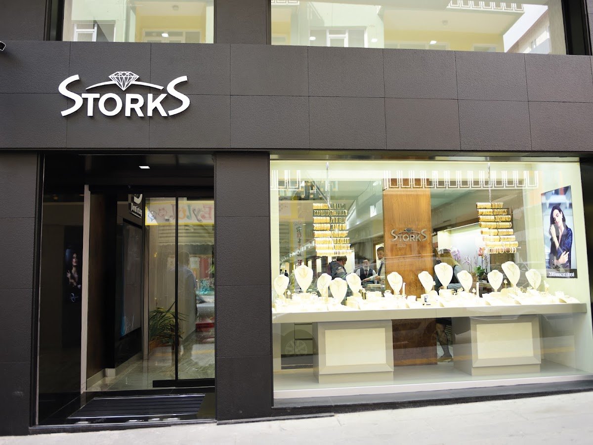 Storks Diamond