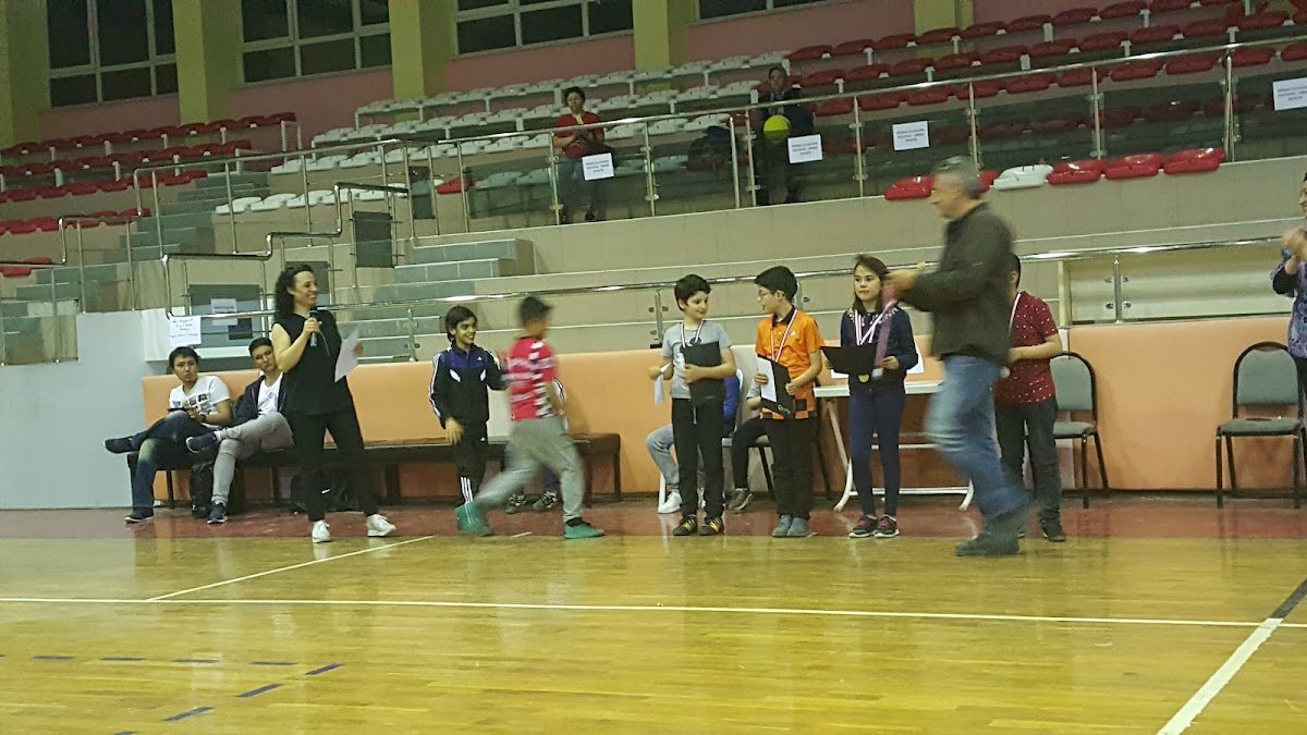 Isparta Milli Eğitim Çalışanları Spor Salonu