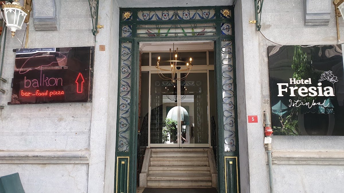 Balkon Restaurant & Bar