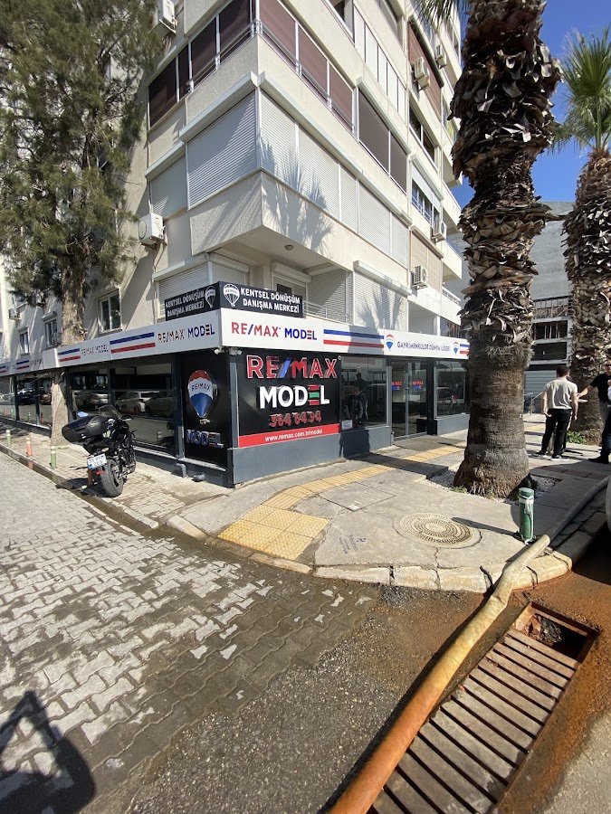 Özcan Karakaya - Remax Up İzmir Buca Karabağlar Bornova Karşıyaka