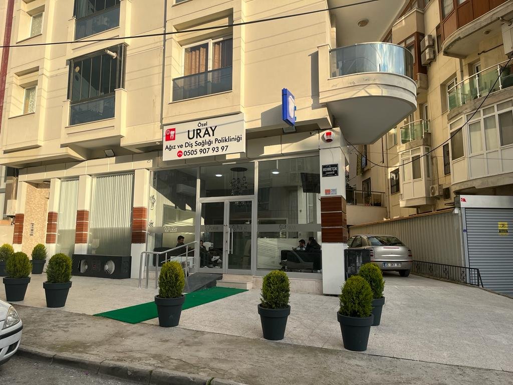 Özel Uray Ağız ve Diş Sağlığı Polikliniği