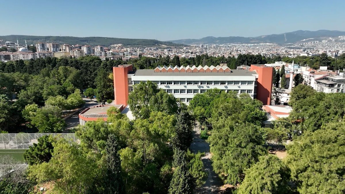 Dokuz Eylül Üniversitesi Veteriner Fakültesi