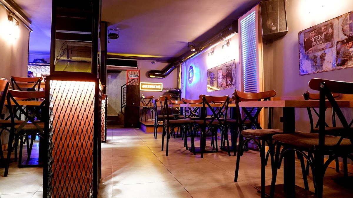 21 Social Bar