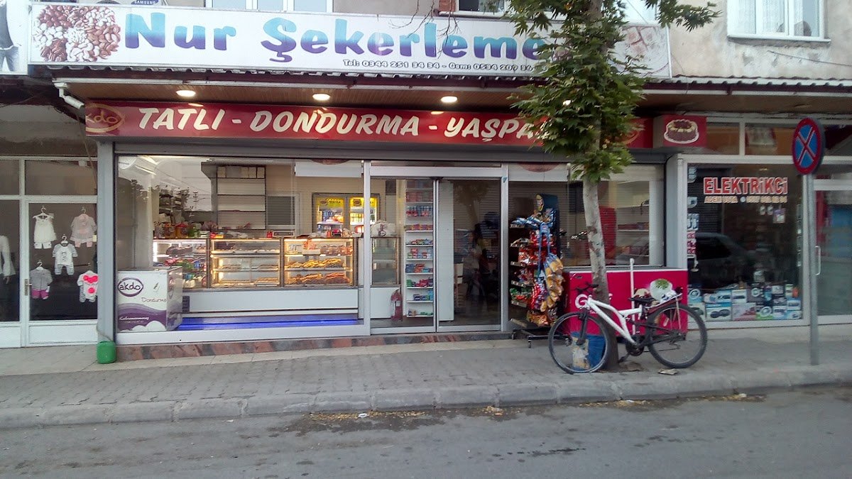 Nur Pastanesi
