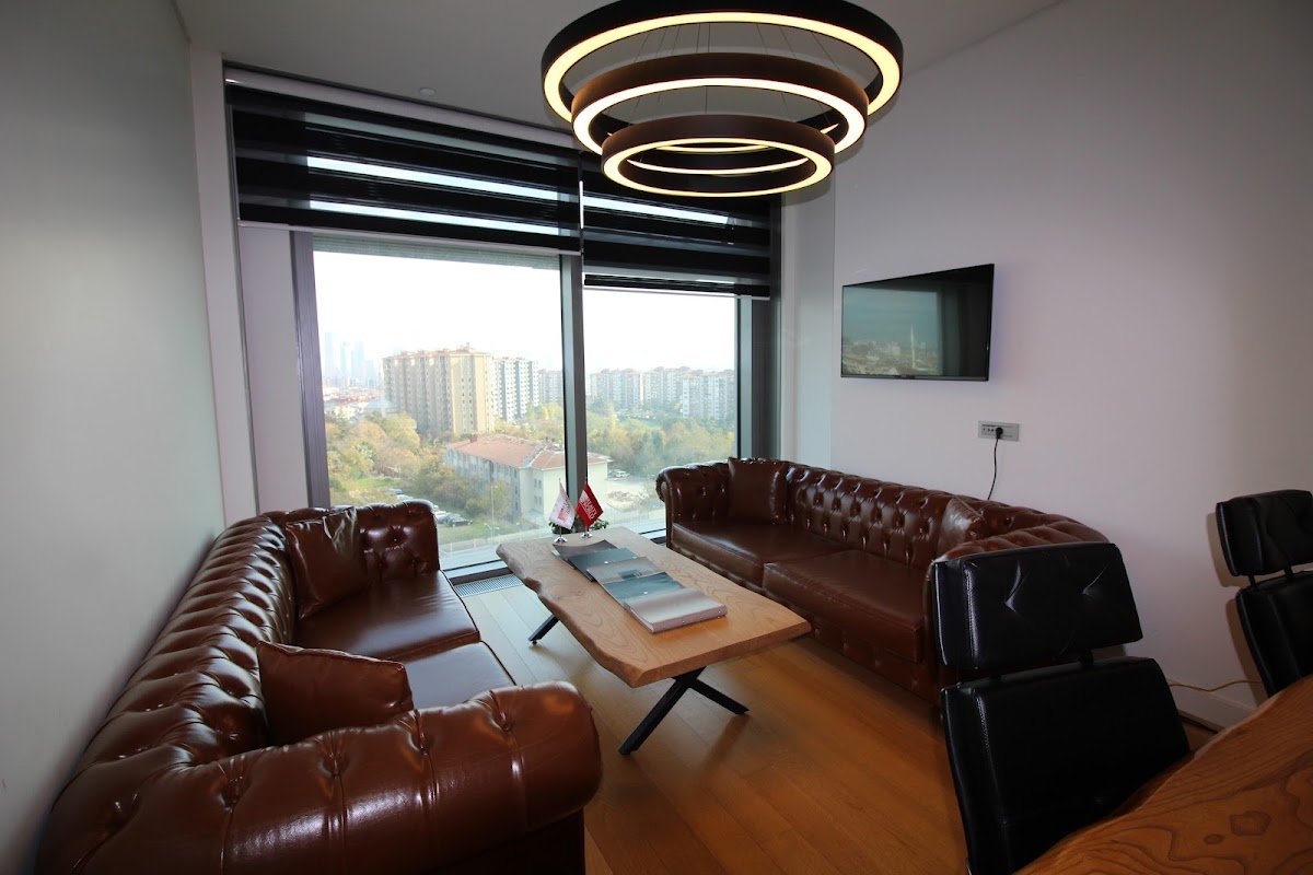 Realty World Abc / Emaar Square İstanbul / 2.El Satış ve Kiralama Emlak Ofisi