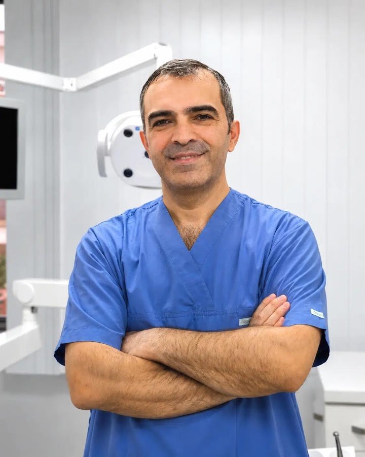 Prof. Dr. Ayberk Altuğ İzmir | Çene Cerrahisi | İmplant | Diş Protez