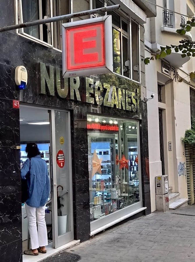 Cihangir Nur Eczanesi