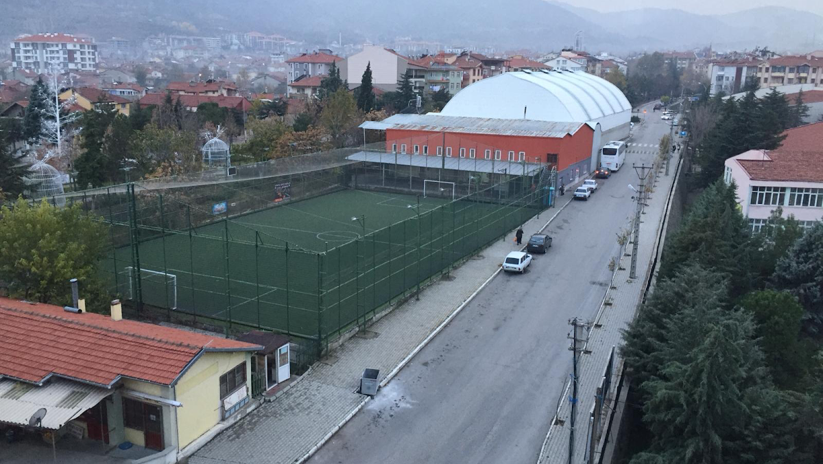 Demirköprü Halı Sahası (Kapalı-Açık)