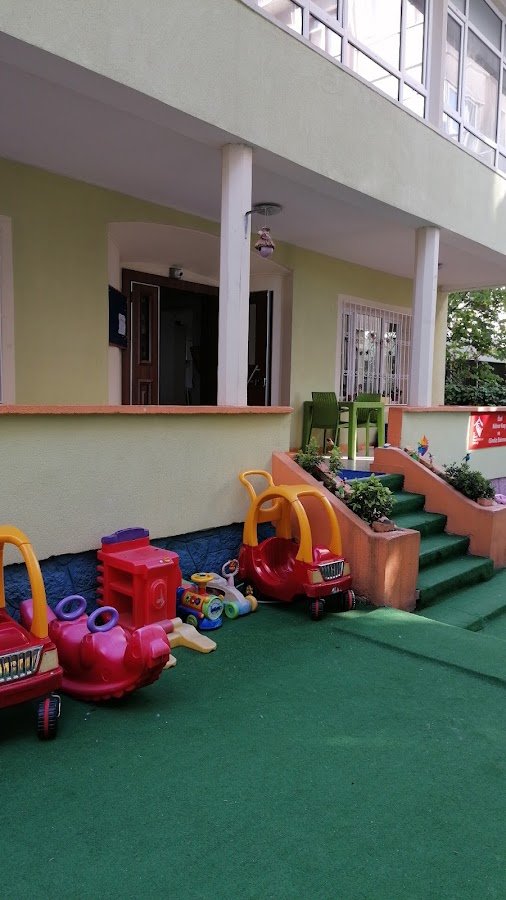 Renkli Akademi Kreş ve Gündüz Bakımevi