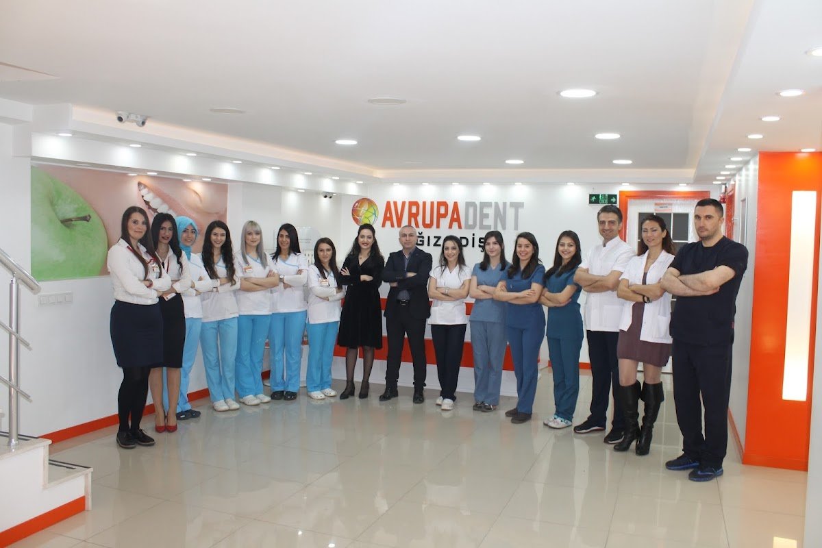 Özel Avrupadent Şirinyer Ağız ve Diş Sağlığı Merkezi- İzmir Gülüş Tasarımı -Zirkonyum Tedavisi