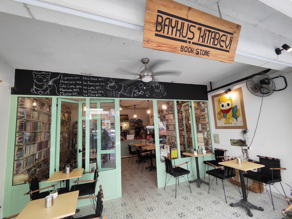 Baykuş Kitabevi - Sahaf ve Kafe