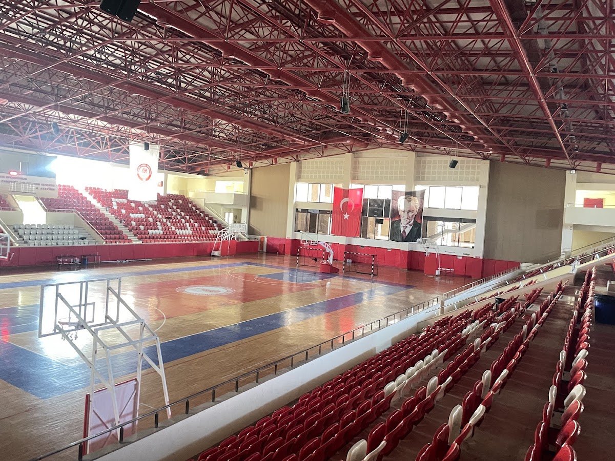 Sdü Spor Bilimleri Fakültesi ve Kapalı Spor Salonu