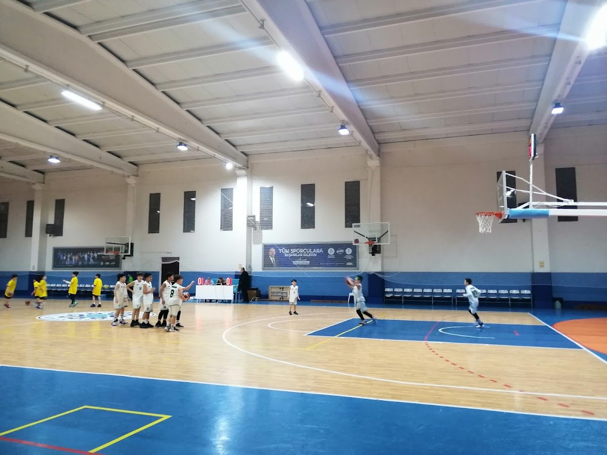 Şehit Rıdvan Adam Spor Salonu