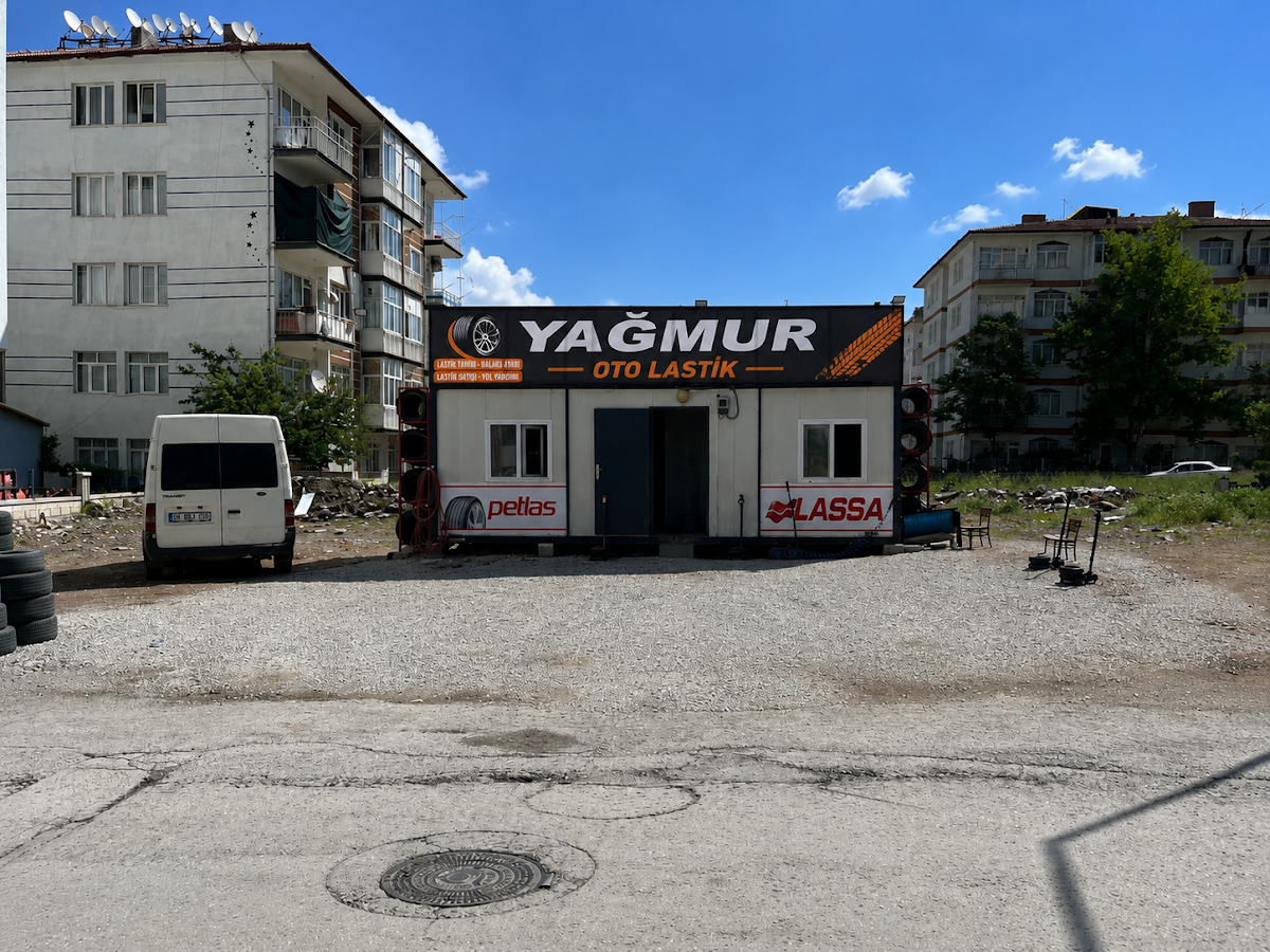Yağmur Oto Lastik | 7 / 24 Mobil Servis
