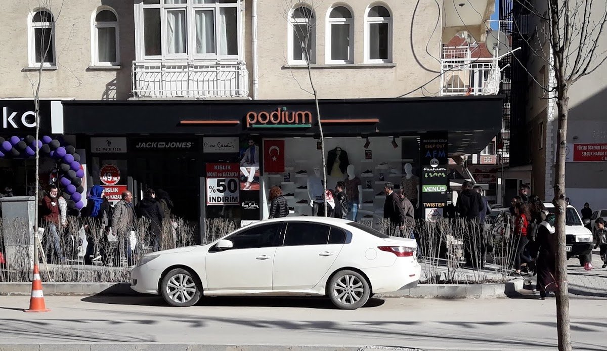 Podium Giyim Mağazası