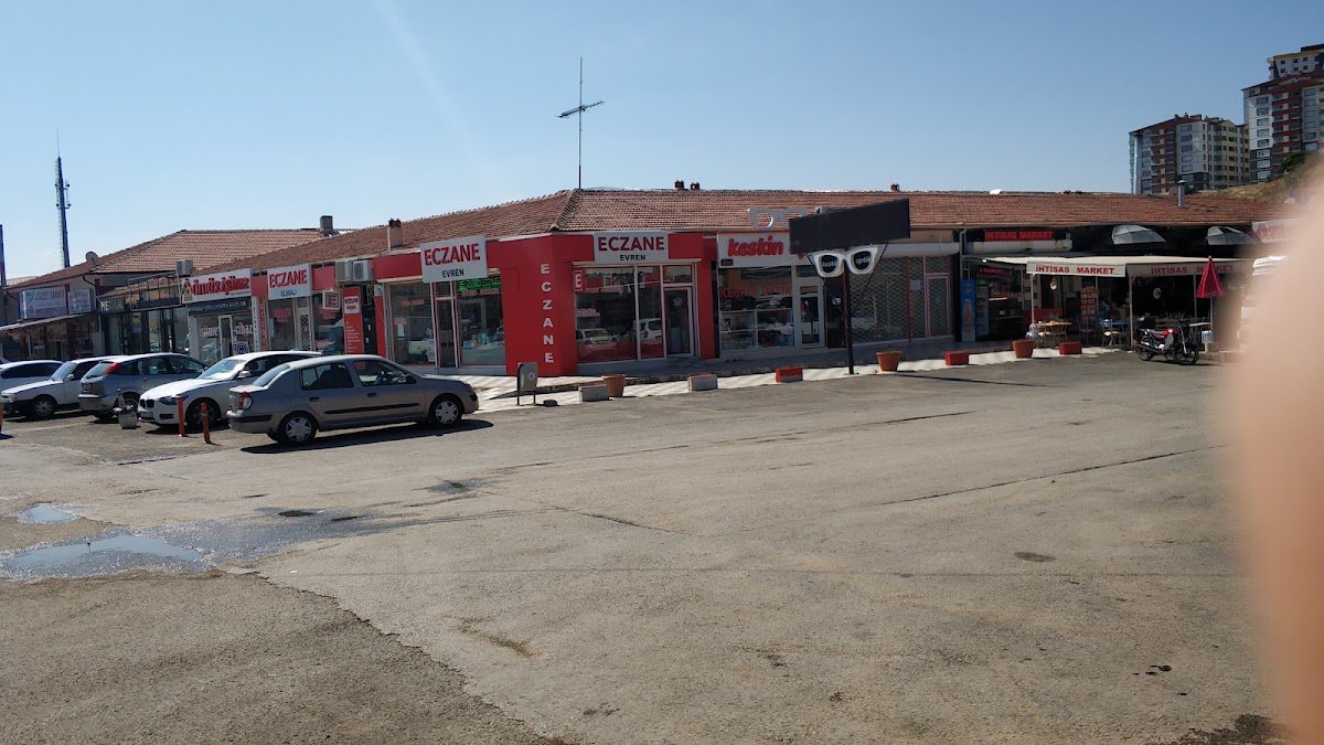 Evren Eczanesi