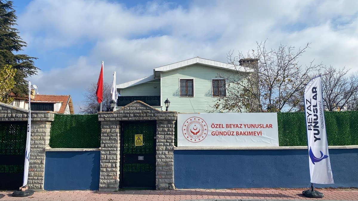 Beyaz Yunuslar Gündüz Bakımevi
