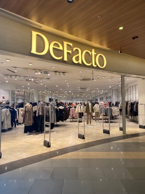 Defacto