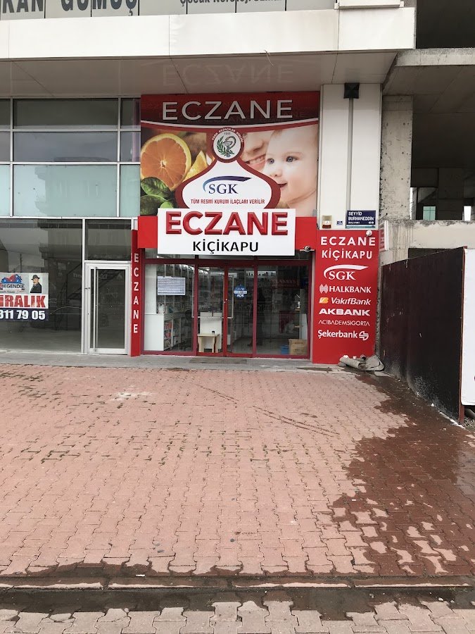 Kiçikapu Eczanesi