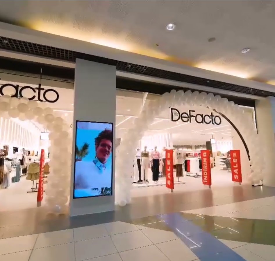 Defacto