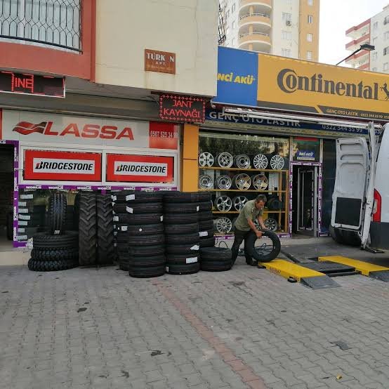 Gençler Oto Lastik Yol Yardım En Yakın Lastikçi