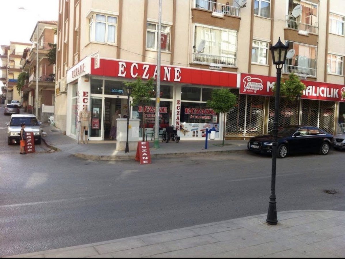 Öz Ercanlar Eczanesi