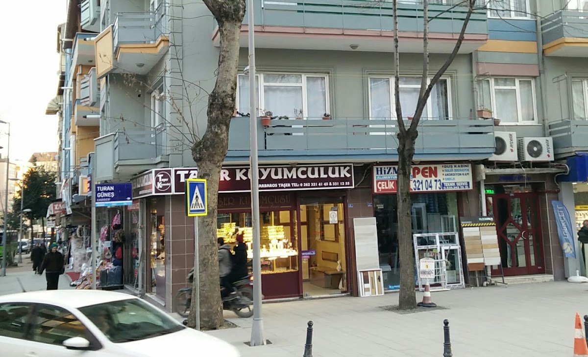 Taşer Kuyumcu