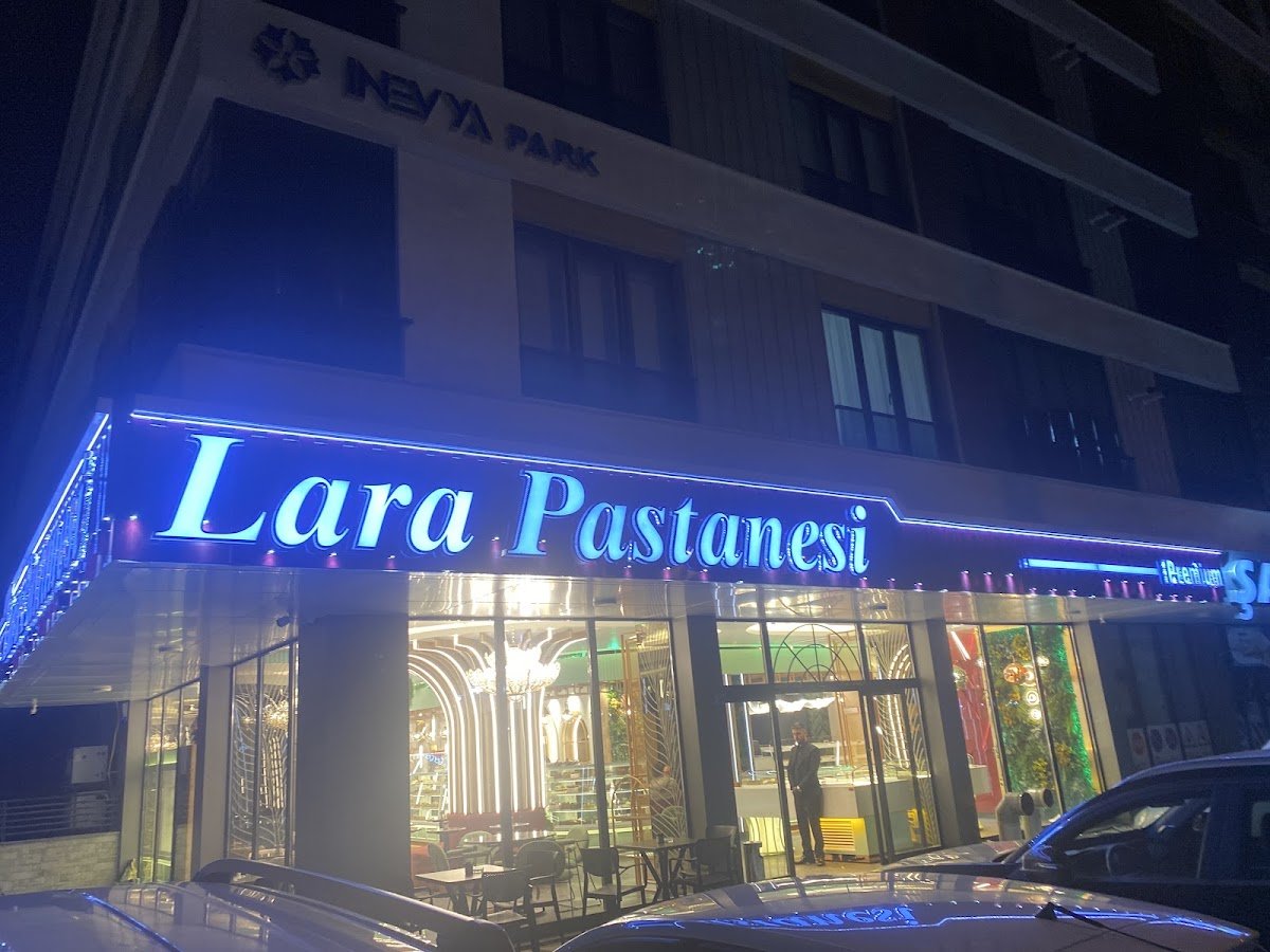 Lara Pastanesi Premium