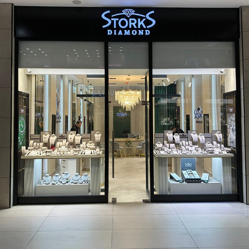 Storks Diamond