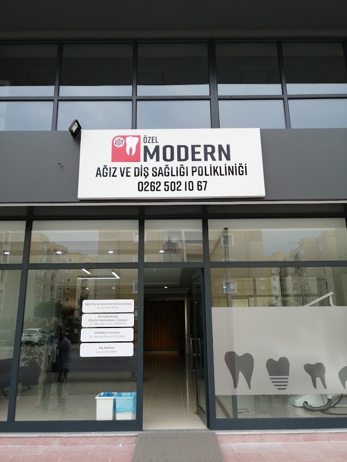 Çene Cerrahisi ve İmplantoloji Uzm. Dr. Erman Şenel Modern Diş Polikliniği