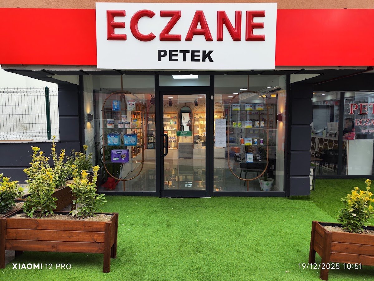 Petek Eczanesi