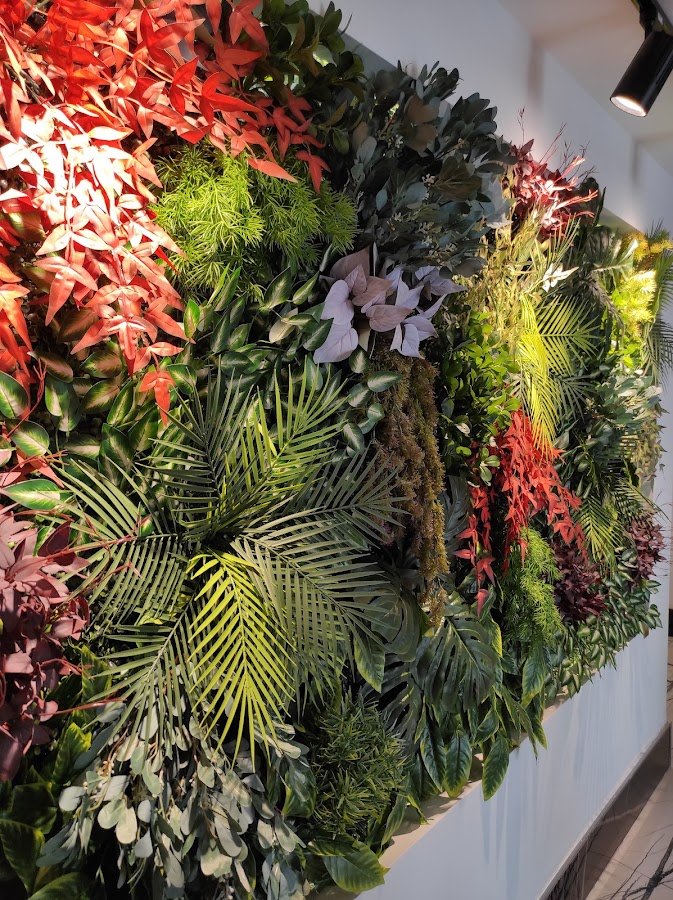 Natural Garden Flowers & Decor