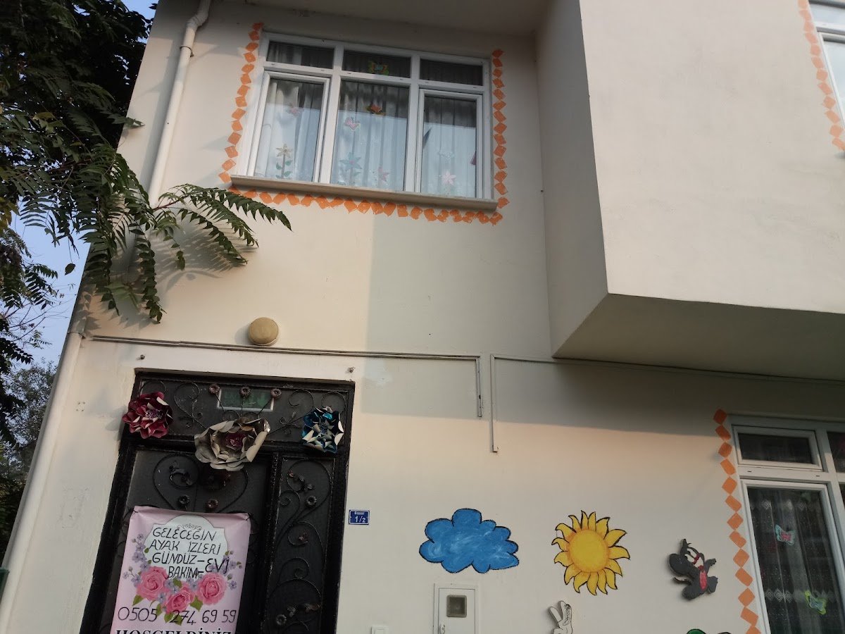 Özel Geleceğin Ayak İzleri Gündüz Bakım Evi