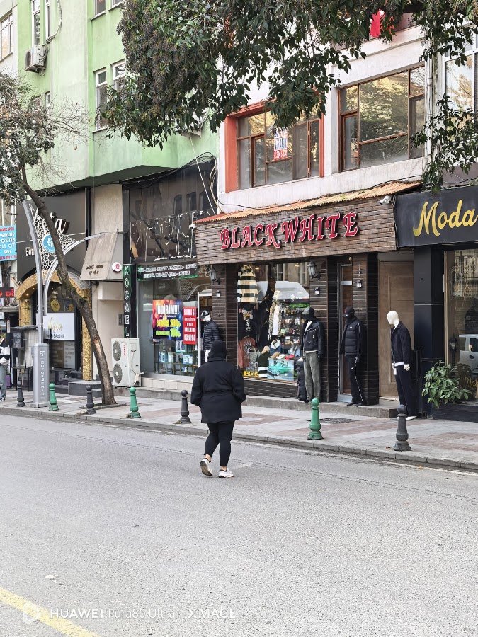 Black White İzmit