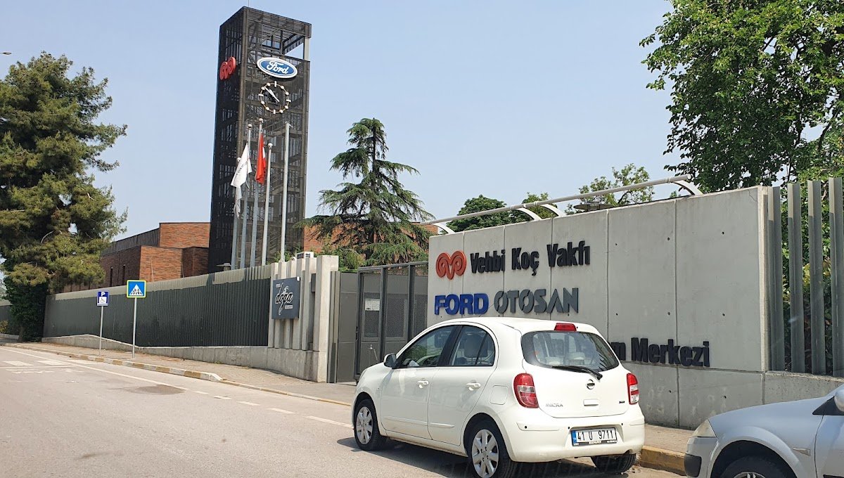 Vehbi Koç Vakfı Ford Otosan : Gölcük Kültür ve Sosyal Yaşam Merkezi