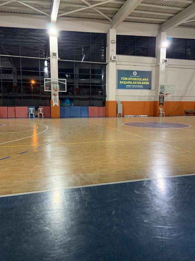 Şehit Fikret Aksungur Spor Salonu