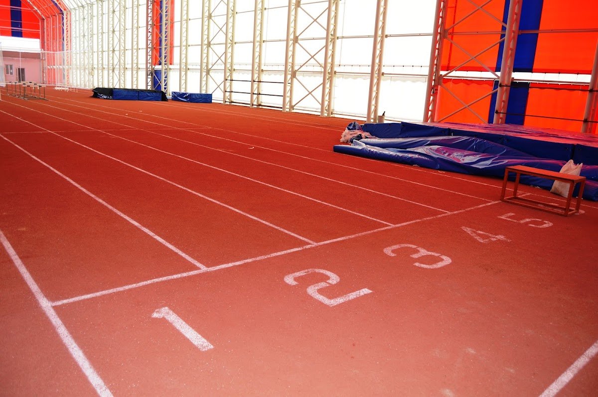 Kapalı Atletizm Pisti