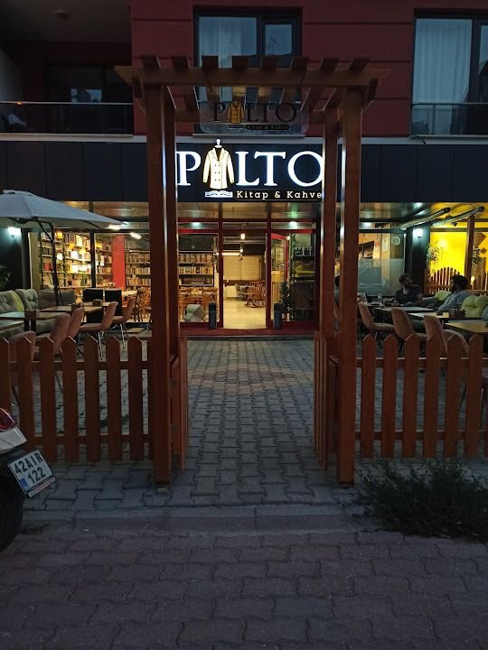 Palto Kitap & Kahve