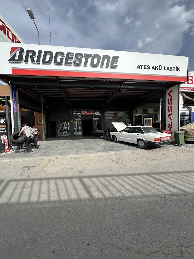 Ateş Akü Lastik ve Otomotiv / Showroom