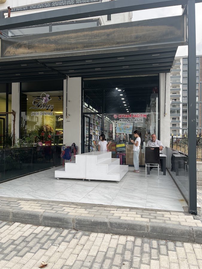 Özceyhan Dağıtım-Kitap-Kırtasiye Güngör Caddesi, Fahri Kayahan Şubesi