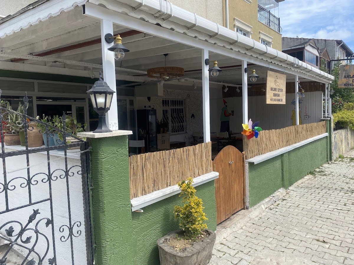 Anlamlı Şeyler Dükkanı (Nitelikli Kahve Evi)
