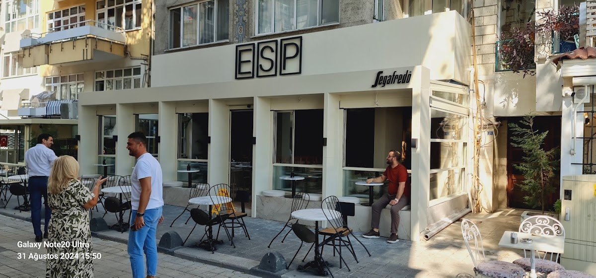 Esperanto Café & Restaurant