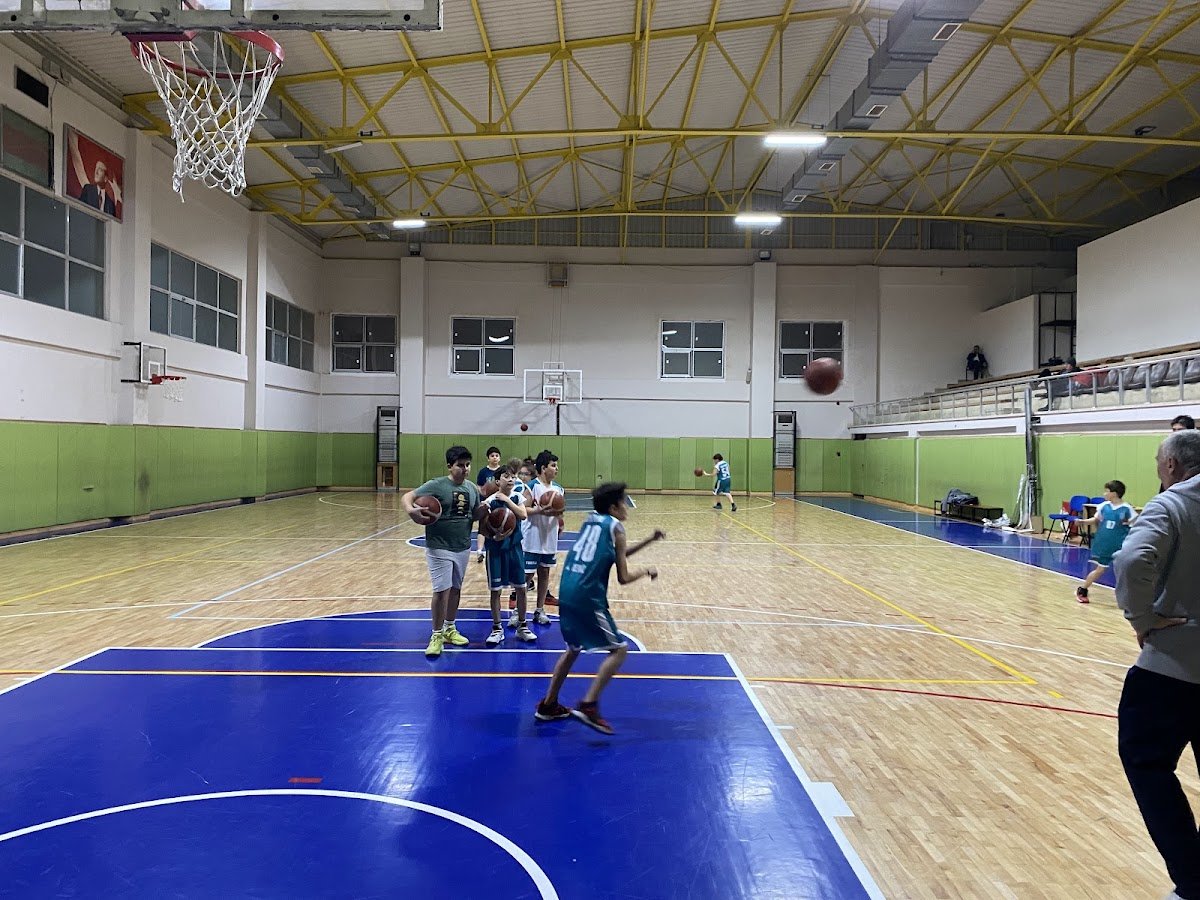 Belma Azmi Beğen Spor Merkezi