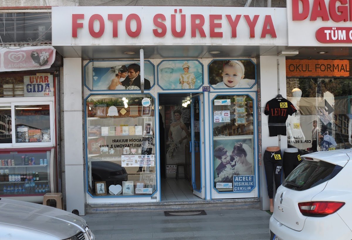 Foto Süreyya