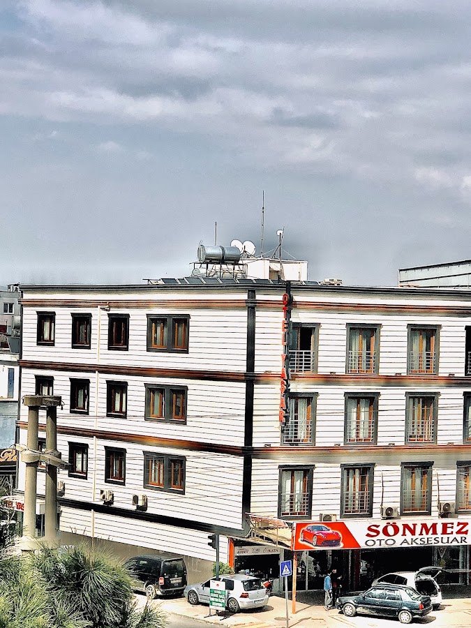 Otel Yaşar