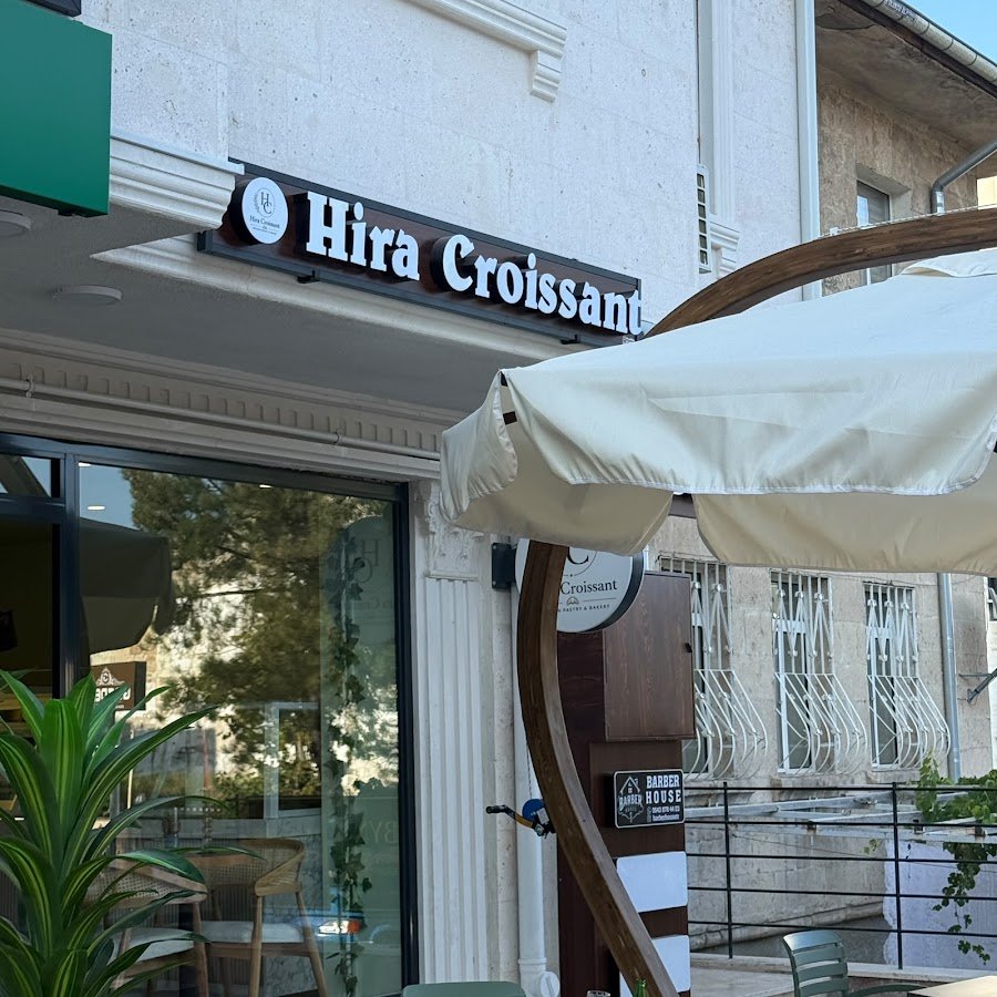 Hira Croissant