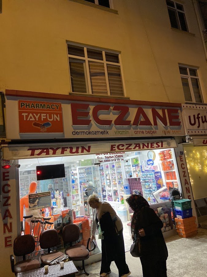 Tayfun Eczanesi