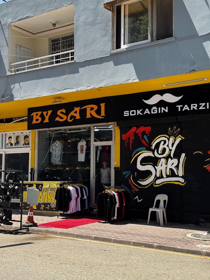 By Sarı Erkek Giyim
