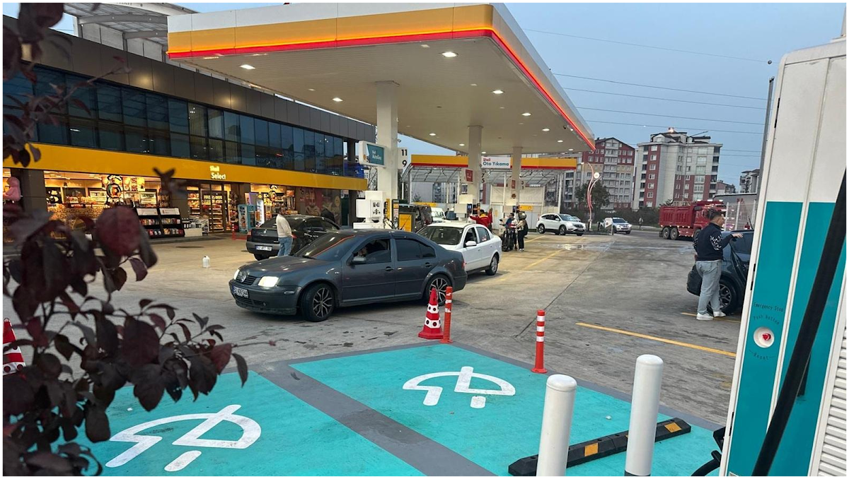 Shell Recharge Charging Station